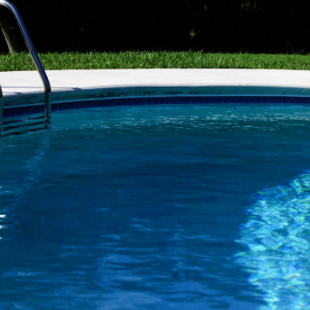 Une piscine creusée 